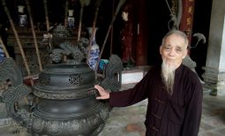 Bí ẩn hàng loạt vụ trộm cổ vật ở đền thờ Chử Đồng Tử – Tiên Dung